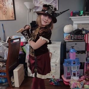 Meet your Posher, Laura